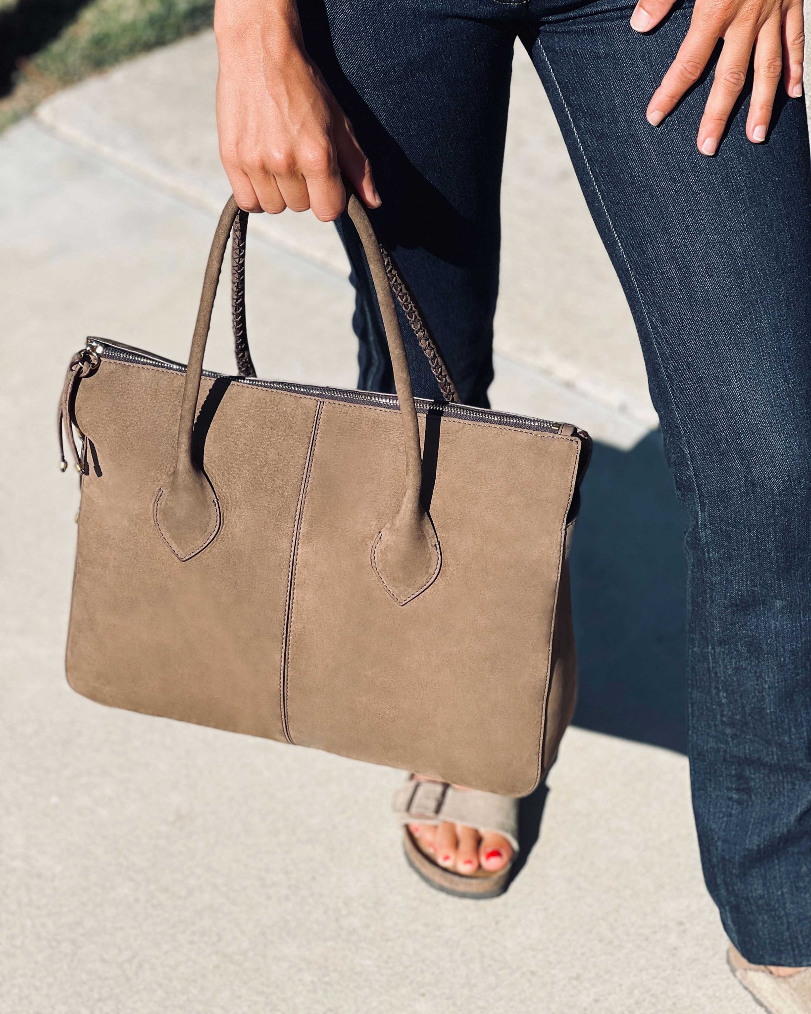 Lupe Sino II Tote Bag in Umber Suede