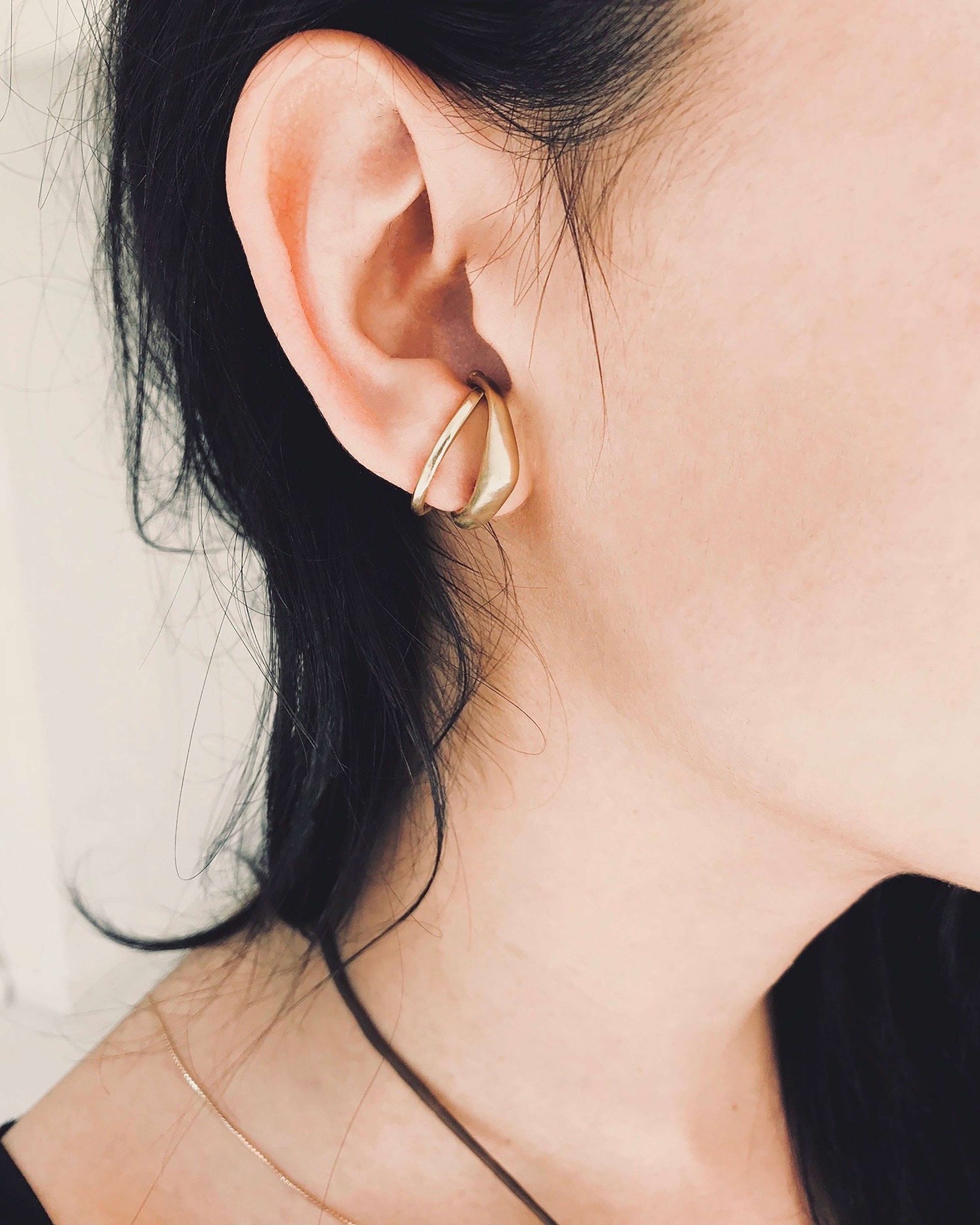 EAR BAND POST EARRINGS – Kendall Conrad